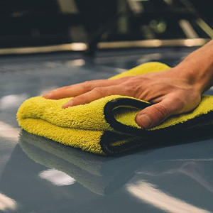Lee más sobre el artículo ¿Lavar mucho el coche es malo? Mitos y verdades