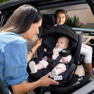 Lee más sobre el artículo Hábitos saludables para viajar en coche en familia