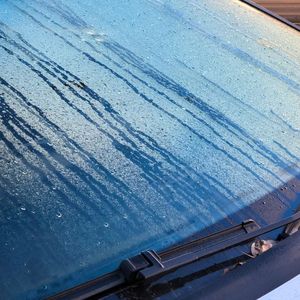 ¿Cómo Es Mejor Desempañar los Cristales del Coche, con Frío o con Calor?